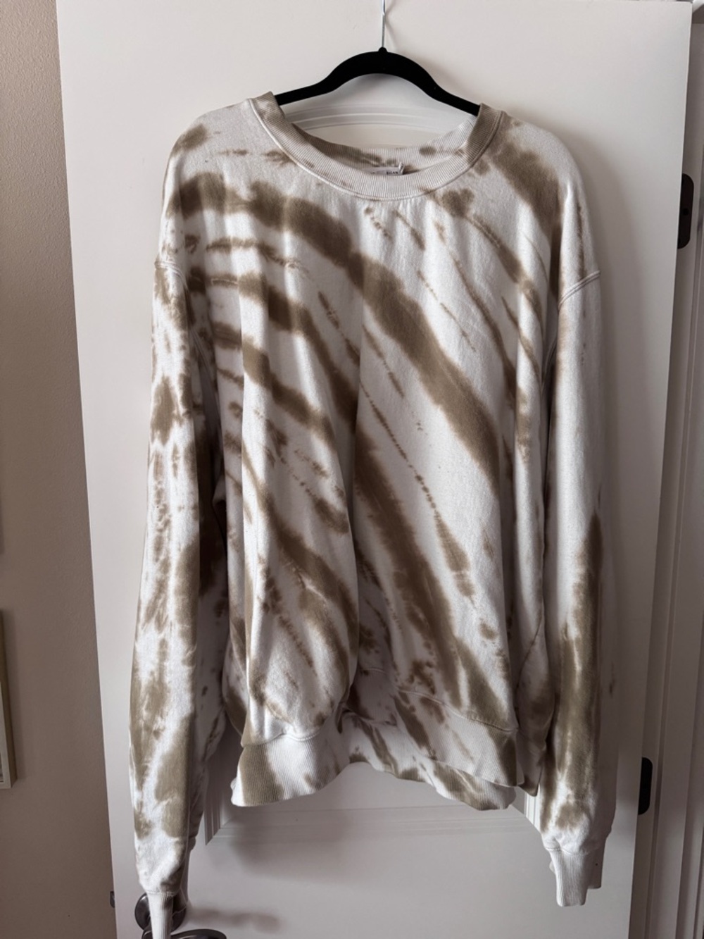Good American White and Tan Tie-Dye Crewneck Sweatshirt